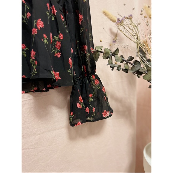 Missguided | Floral Blouse - Picture 3 of 6